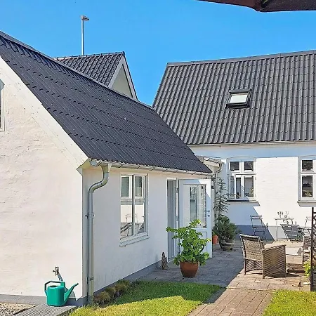 6 Person Holiday In