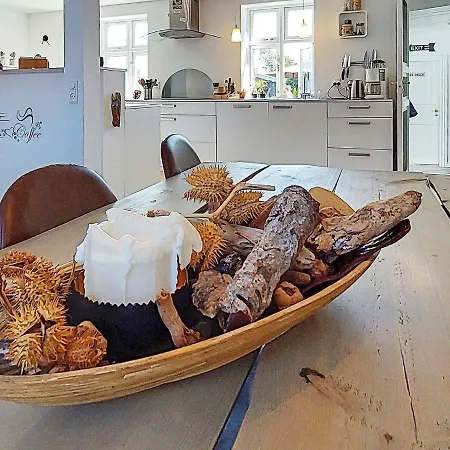 度假居 6 Person Holiday In