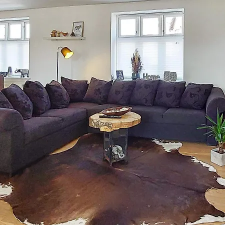 6 Person Holiday In *