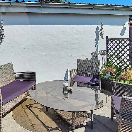 度假居 6 Person Holiday In